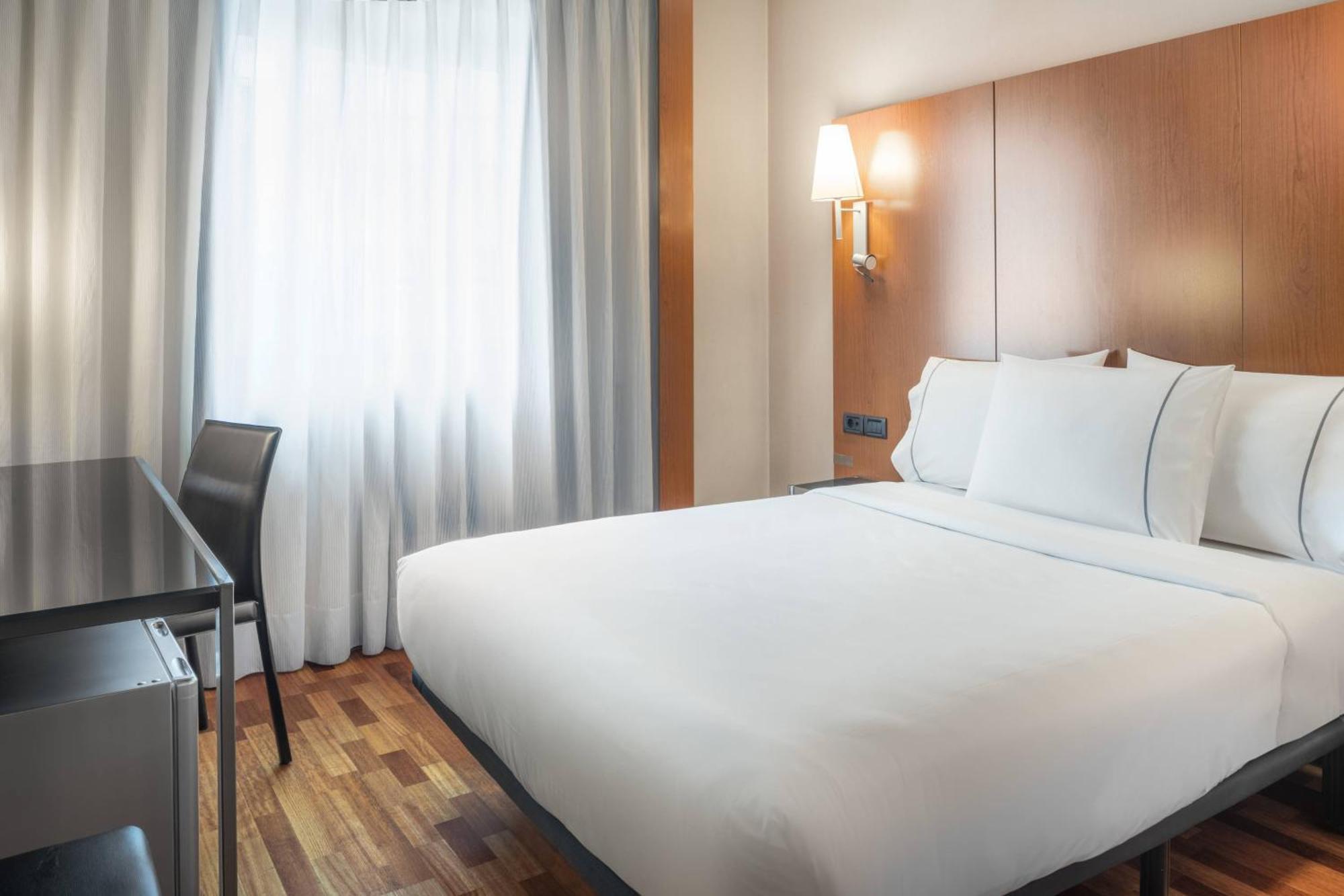 Ac Hotel Ponferrada By Marriott Bagian luar foto