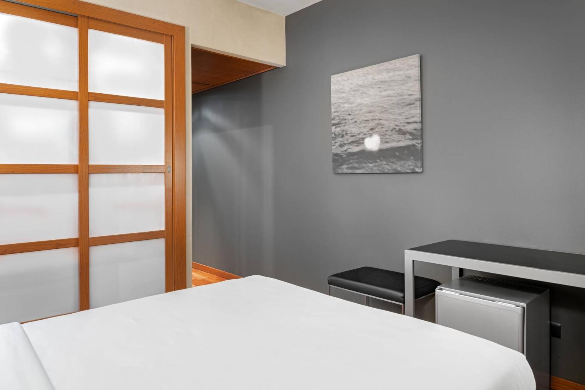 Ac Hotel Ponferrada By Marriott Bagian luar foto
