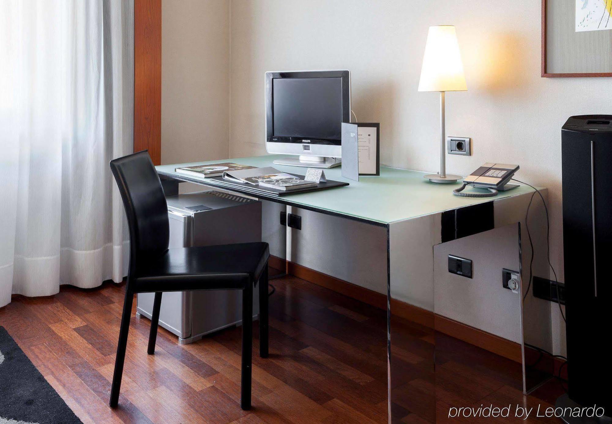 Ac Hotel Ponferrada By Marriott Bagian luar foto